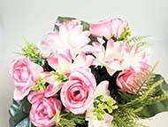 Composition fleurs artificielles pour cimetière vasque roses et mini lys H 35 cm D 35 cm Rose souten