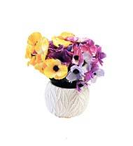 Composition fleurs artificielles pour colombarium pot blanc béton pensées H 27 cm D 23 cm Jaune