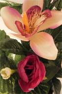 Composition fleurs artificielles cimetière jardinière camélias H50 cm L50 cm Rose-crème