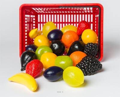 Panier de 27 fruits artificiels assortis en Plastique soufflé