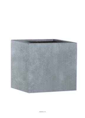 Bac fibres de verre/ composite Ext. cube 57 cm 57 cm H 57 cm ciment