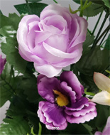 Fleurs artificielles cimetière jardinière roses, coquelicots et orchidées H52 cm L45 cm Mauve violet