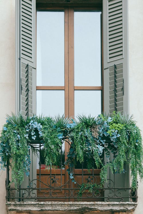 balcon jardiniere plantes artificielles