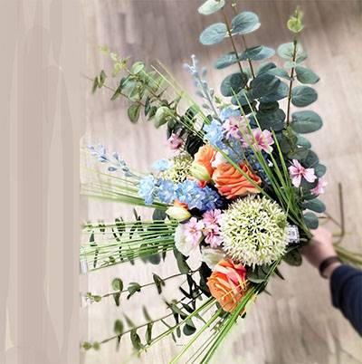 Superbe bouquet de fleurs artificielles "COULEURS" création fleuriste H 75 cm D 40 cm
